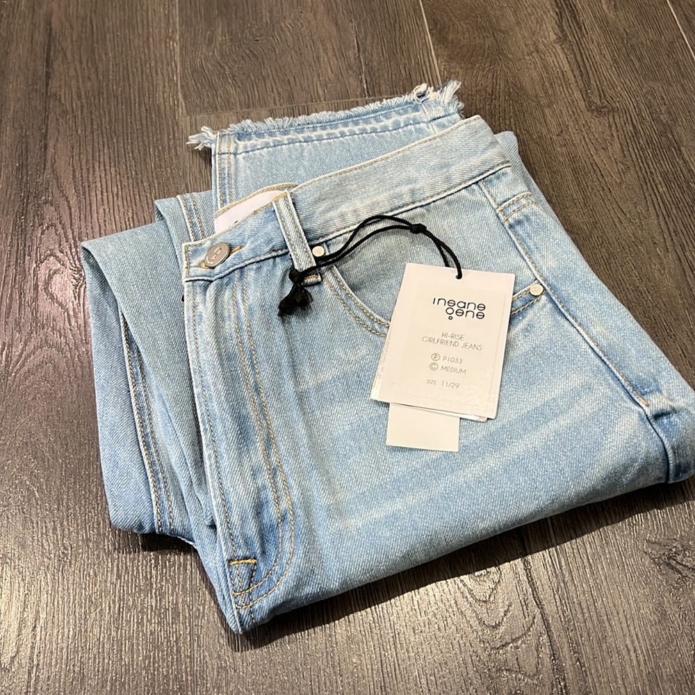 Hi-Rise girlfriend jeans 👖 - Picture 6 of 16